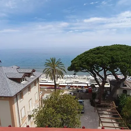 Attico Vista Mare Con Terrazzo *