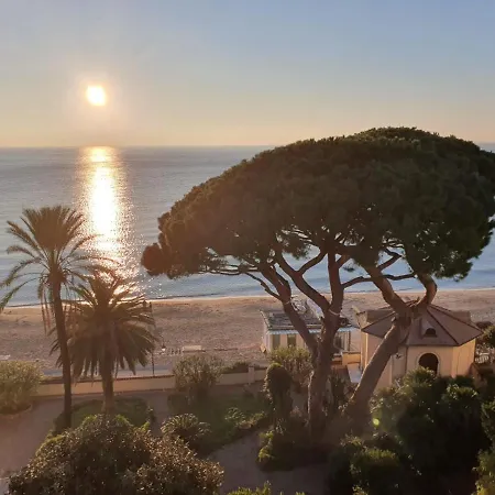 Attico Vista Mare Con Terrazzo