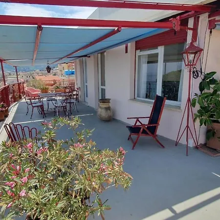 Апартаменты Attico Vista Mare Con Terrazzo Алассио